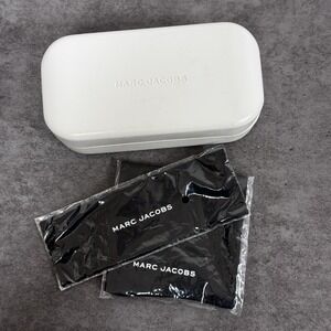 Marc Jacobs Sunglasses Case With Cloth Case Cloth- White/Cream/Off-White Color